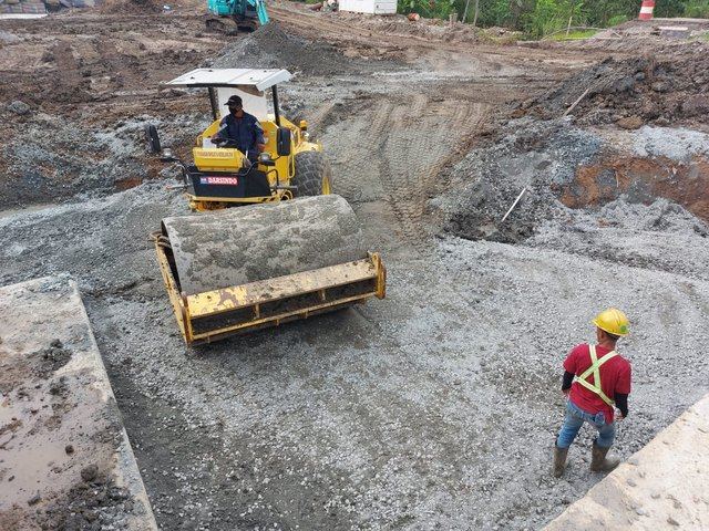 Pemadatan dan pekerjaan site